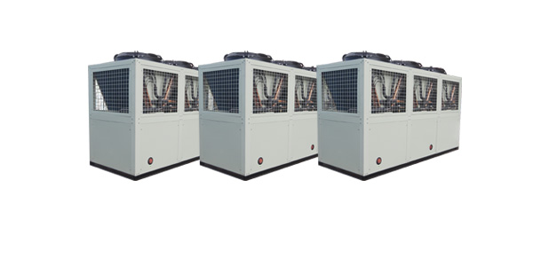 空調(diào)供暖熱水機組（三聯(lián)供）占地面積小、安裝方便