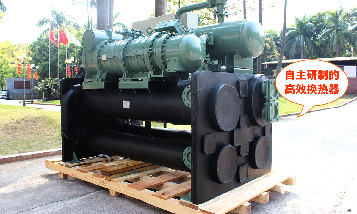 水源熱泵制取90度熱水，采用自主研制作的高效換熱器
